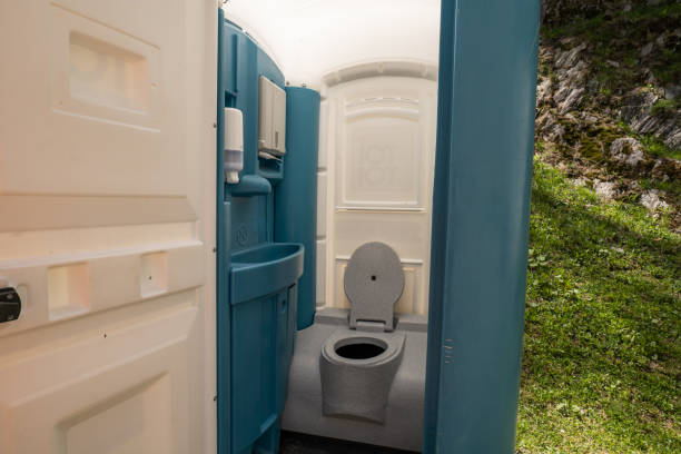 Best Luxury portable toilet rental  in Wye, MT